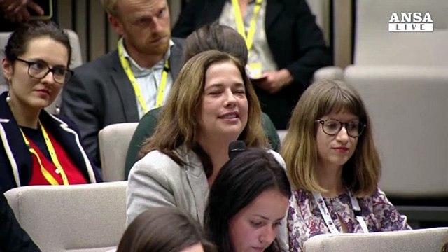 Ue vede progressi sulla Brexit dopo l'incontro May-Tusk