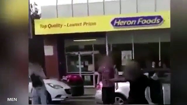 In due aggrediscono autista: ma lui è esperto di arti marziali Video