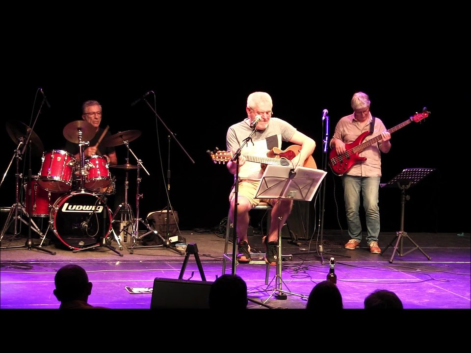 Rocking Tchaise Trio