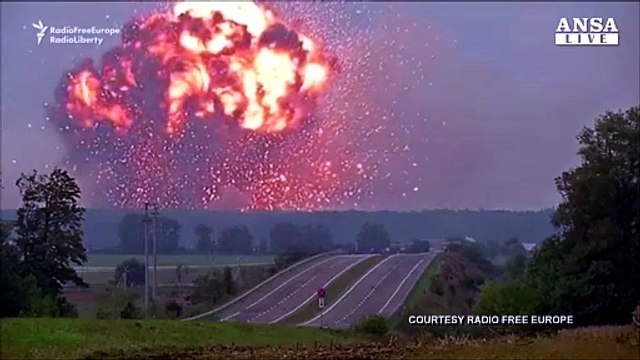 Esplode deposito munizioni in Ucraina