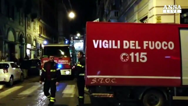 Brucia capannone nel Pavese, si teme danno ambientale. Cento evacuati Video