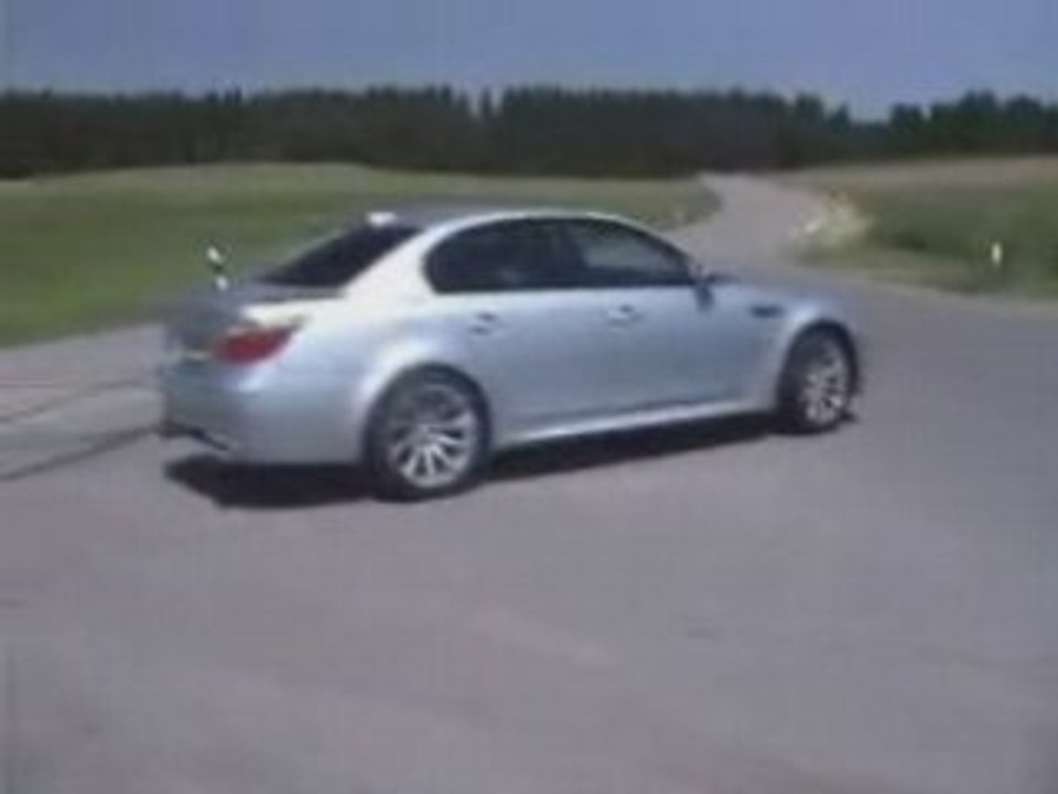 BMW M5 v10 glisse