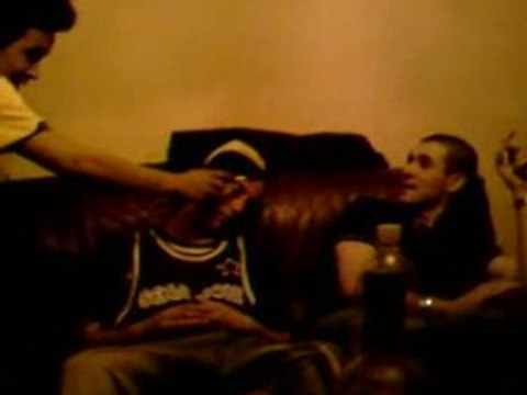 Andy bouré ! tu ferm'ras ta geul un peu ptite pute ! lol