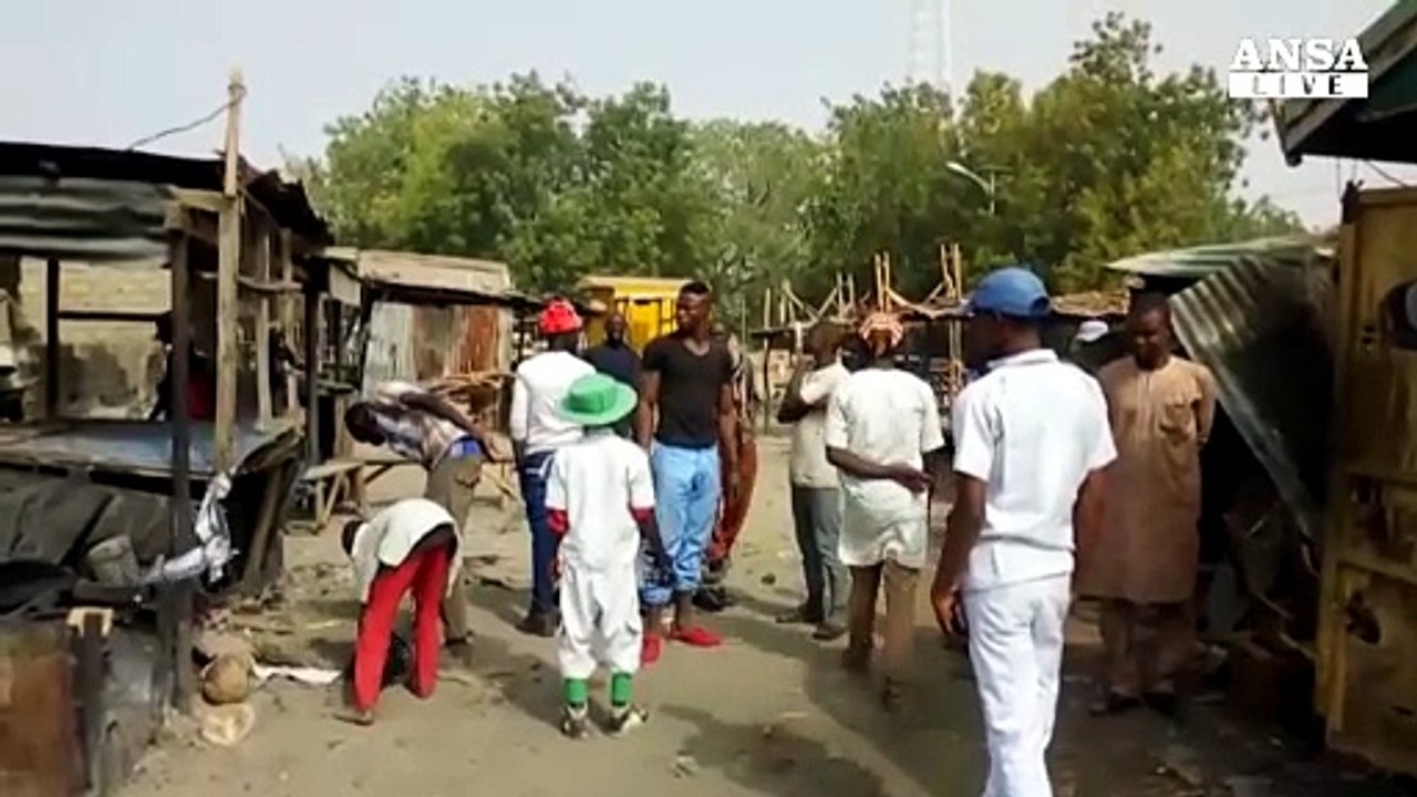 Kamikaze in un mercato in Nigeria, almeno 22 morti