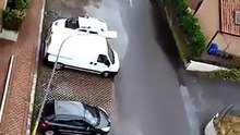 Strada Naviglio Alto: allagamenti e tombini intasati. Il video di un lettore