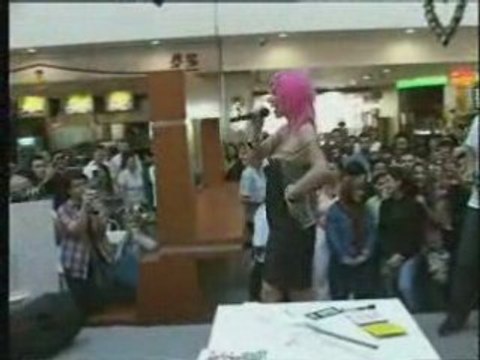 Hande Yener Ankara Armada Alışveriş Merkezi İmza Günü