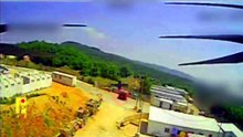 🇱🇧🎥 Le Hezbollah a publié une vidéo montrant un drone FPV frappant un véhicule de secours militaire israélien. 🚁💥📉 Depuis le début des attaques de drones FPV menées par le Hezbollah, Israël a perdu 11 soldats. 🇮🇱⚠️