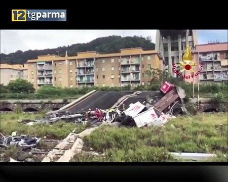 Anche i vigili del fuoco di Parma a Genova impegnati fra le macerie e nel recupero dei beni per gli sfollati