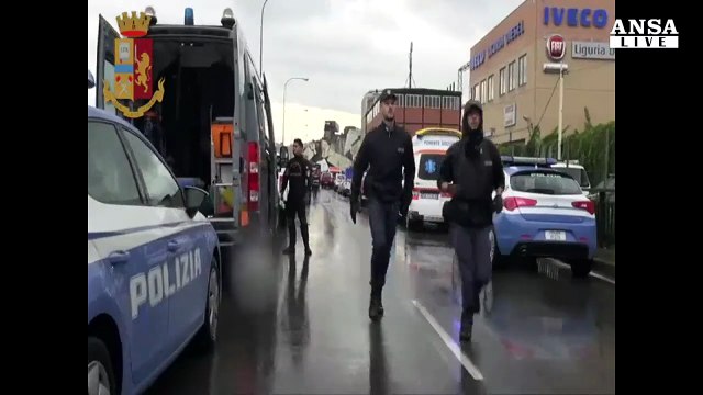 Crollo ponte, le immagini inedite della Polizia Scientifica