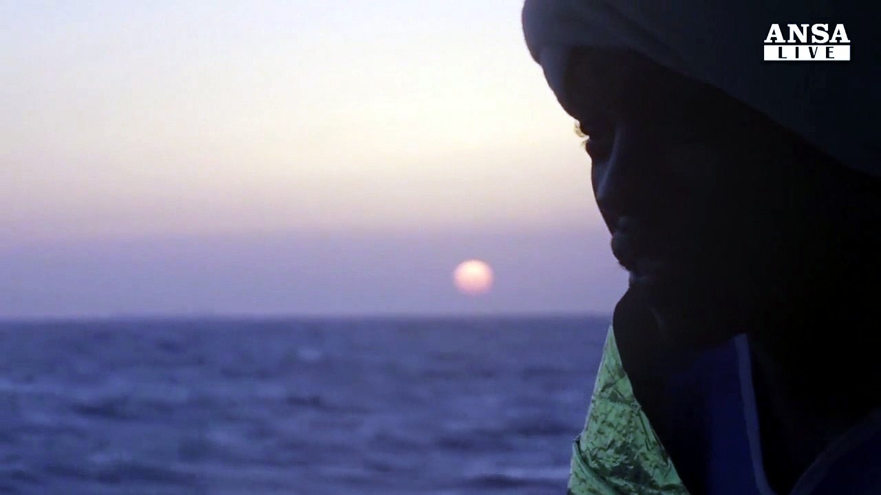 Calano viaggi dei migranti, aumentano i rischi
