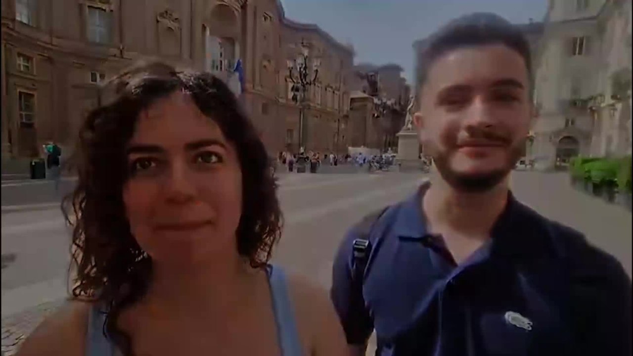 Torino, tutti in coda per il cornetto cubico: «Vengo da Roma, lo devo assaggiare»