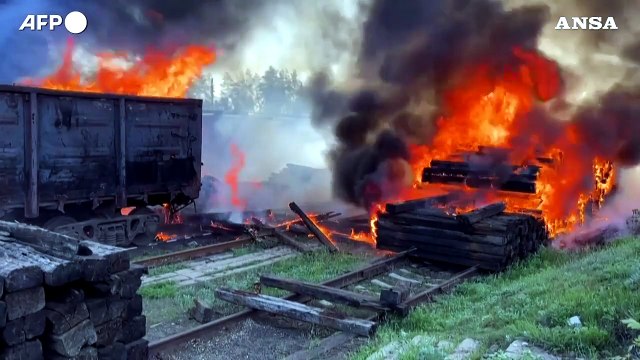 Ucraina, bombardamenti nel Donetsk: colpita una stazione ferroviaria