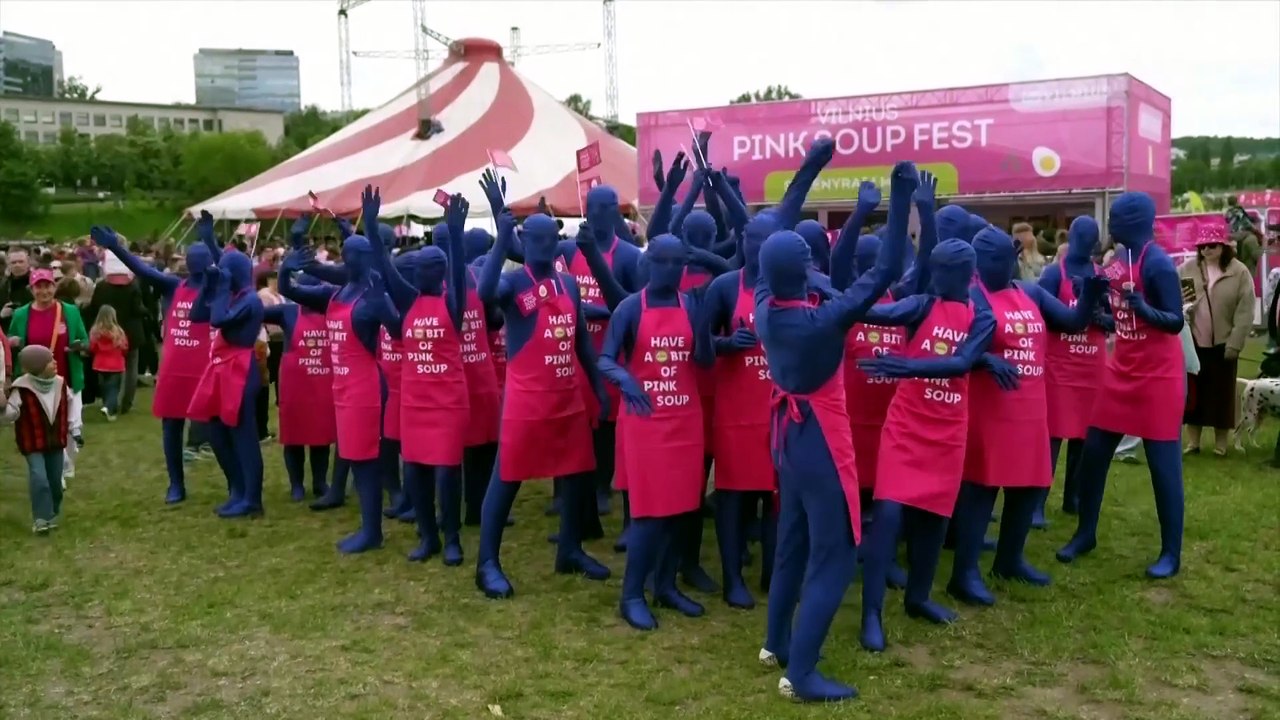 Litauen färbt sich rosa: riesiges Festival für kalte Suppe