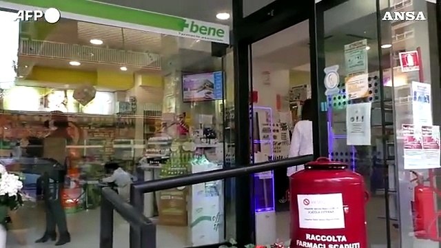 Coronavirus, boom di tamponi in farmacia: prenotazioni fino a dicembre