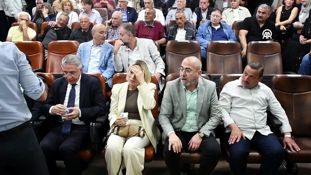 Akçakoca'da görevden uzaklaştırılan belediye başkanının yerine AK Parti'li Meclis Üyesi Ünal vekil seçildi