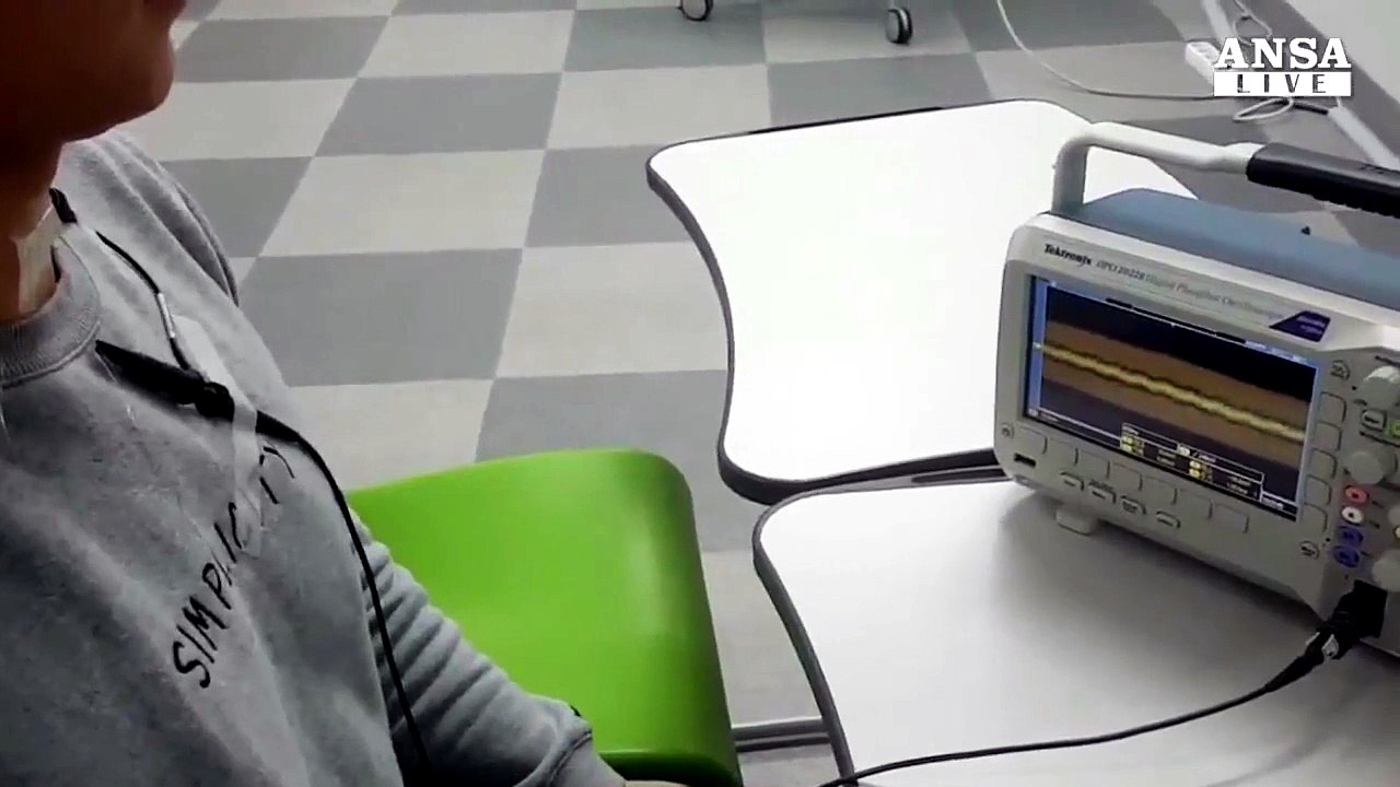 Auricolari addio grazie a cerotto smart sulla pelle