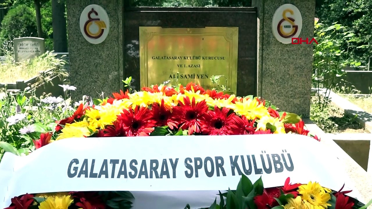 Dursun Aydın Özbek, Ali Sami Yen ve Süleyman Seba'nın kabrini ziyaret etti