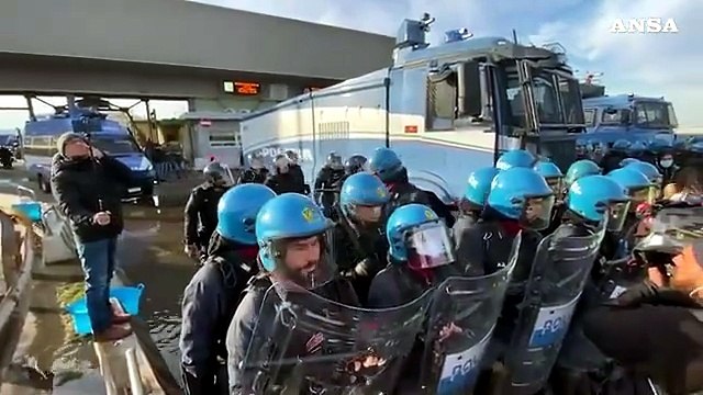 Green pass, cominciato sgombero al Porto di Trieste