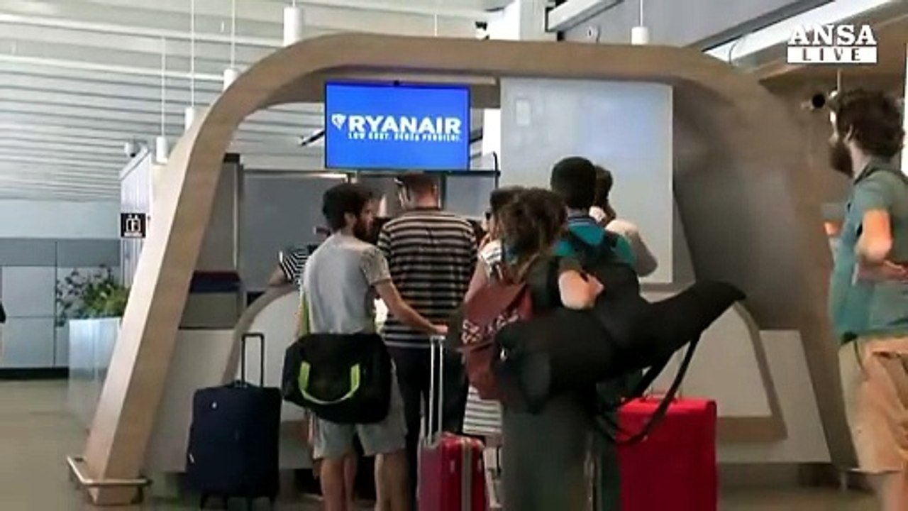 Ryanair cede a piloti Italia,primo contratto collettivo
