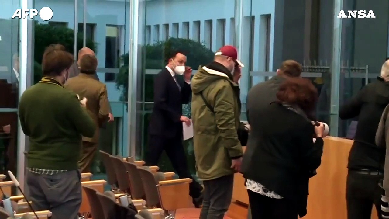 Germania, Jens Spahn: "Per fine inverno i tedeschi saranno vaccinati, guariti o morti"
