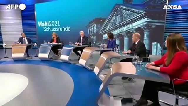 Testa a testa Scholz-Laschet, Germania col fiato sospeso