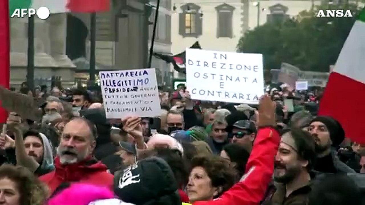 Picco di contagi e morti, arriva giro vite su cortei