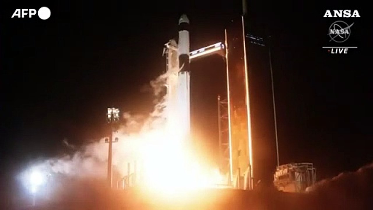 Spazio, la Crew Dragon 3 lanciata verso la Stazione internazionale
