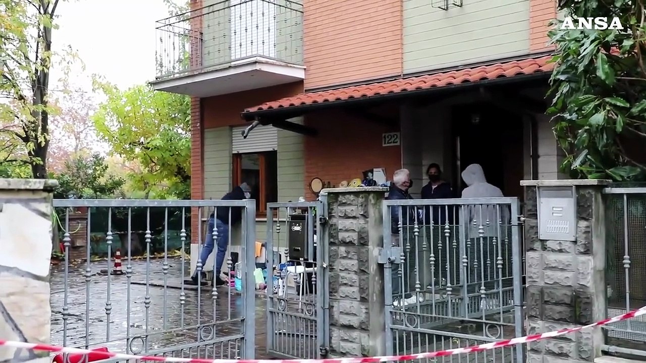 Modena, uomo di 48 anni uccide la madre e si costituisce