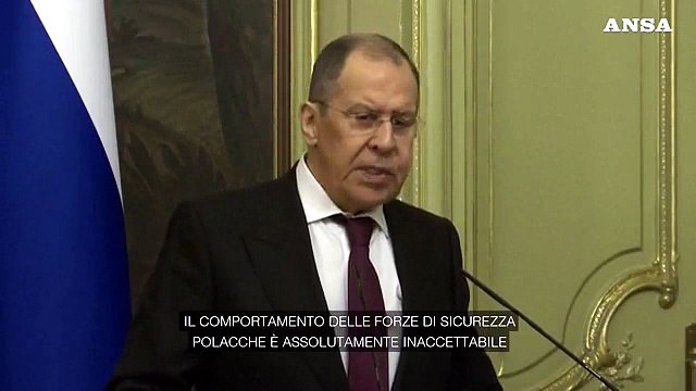 Bielorussia, Lavrov accusa la Polonia: Inaccettabili i lacrimogeni sui migranti