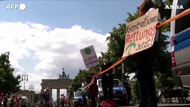 Cop26, sul tavolo prezzo carbonio e stop auto benzina