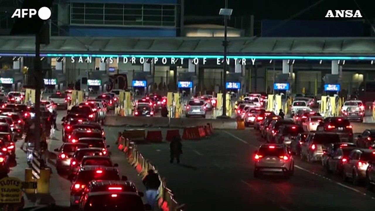 Covid, gli Usa riaprono i confini dopo 20 mesi: lunghe code di auto dal Messico
