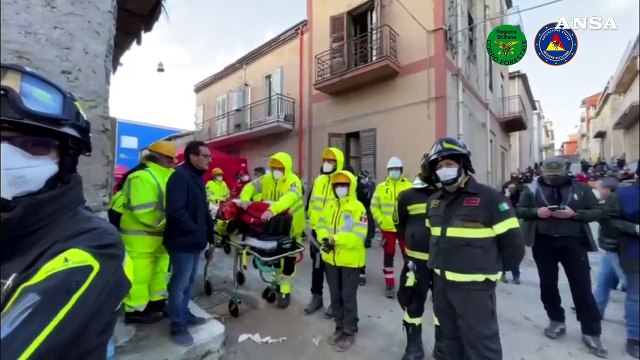 Crollo ed esplosione di una palazzina a Ravanusa, le operazioni di soccorso