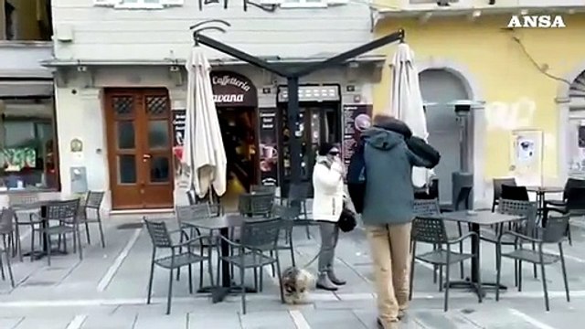 Trieste, primo giorno di zona gialla e super green pass