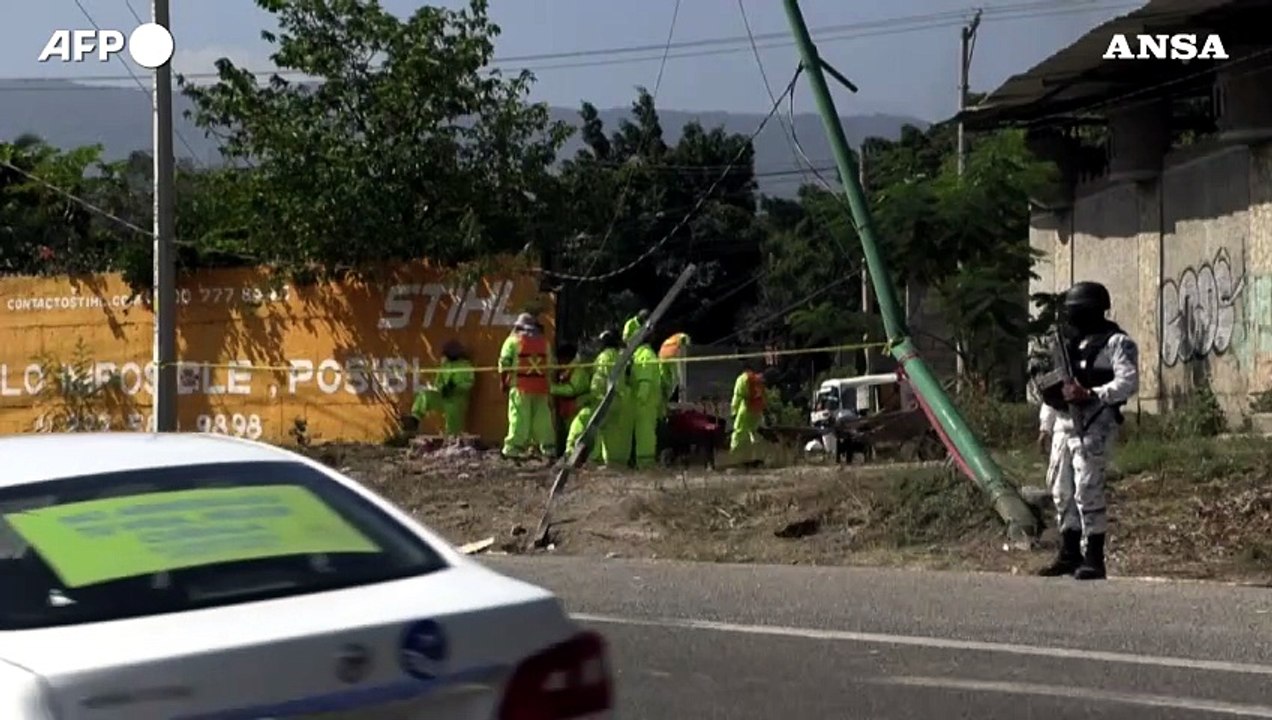 Messico, si ribalta un camion con a bordo dei migranti: 54 morti