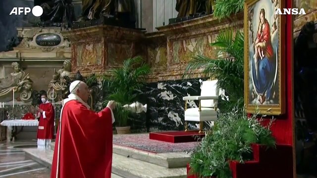 Papa, primo appello 2022: 'Basta violenza contro donne'