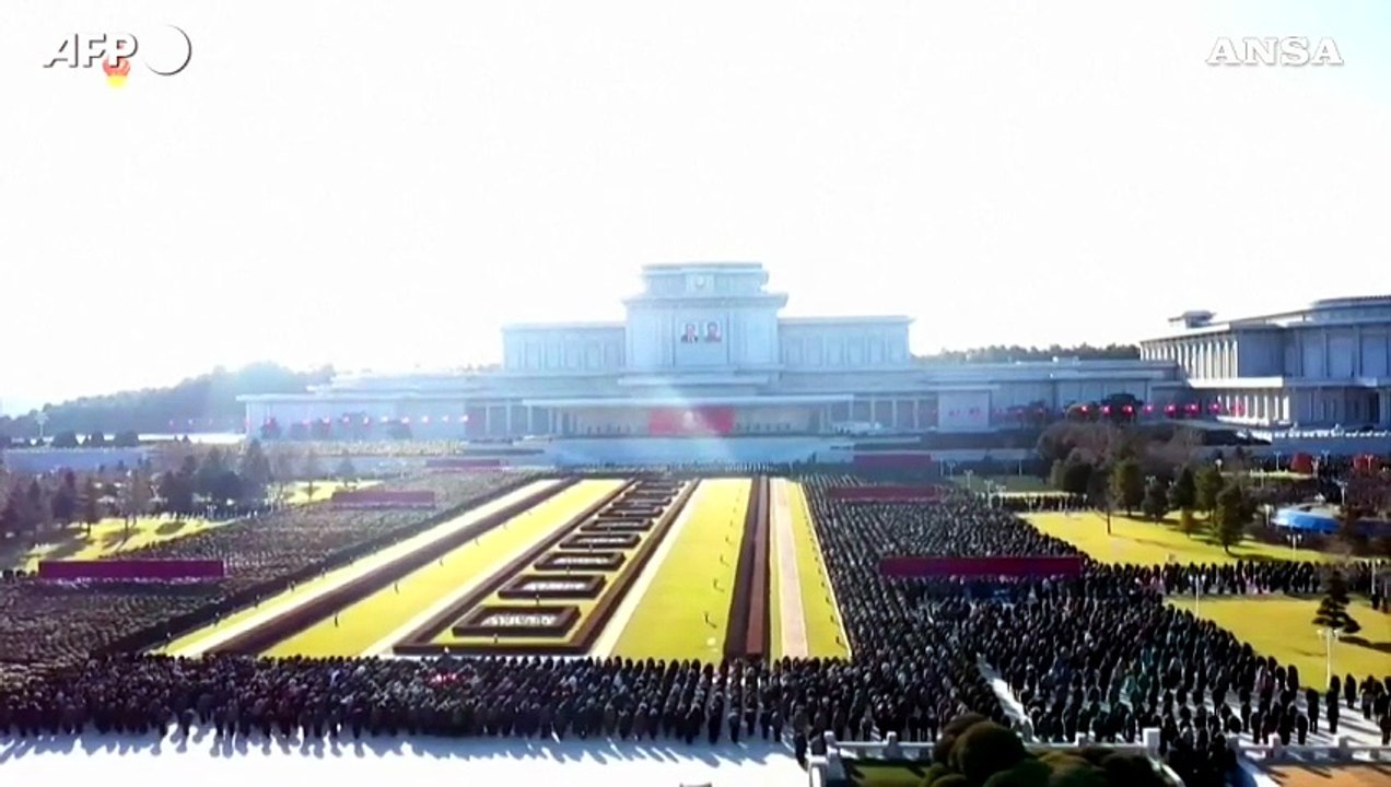 Kim Jong Un alla commemorazione per il 10  anniversario della morte di suo padre