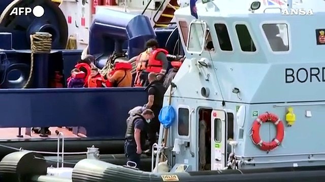 Migranti, crisi della Manica: vertice a Calais, ma Londra e' la grande assente
