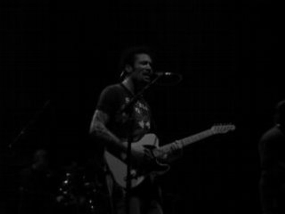 Ben Harper - When She Believes Olympia 30/06/2006