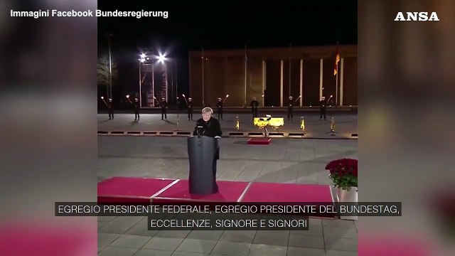 Merkel: Guardare sempre il mondo con gli occhi degli altri