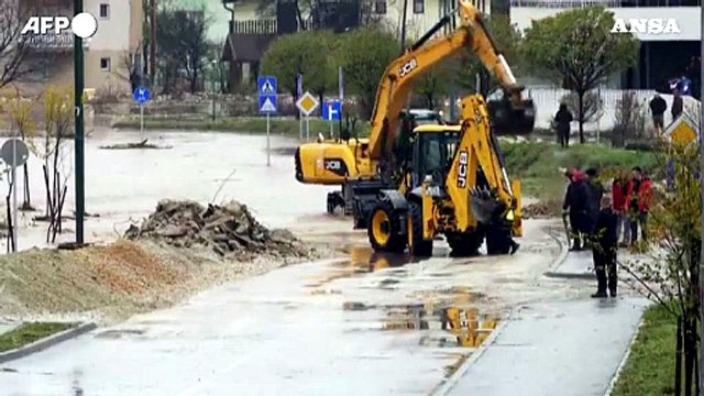 Maltempo, Bosnia sott'acqua: allagamenti per piogge torrenziali