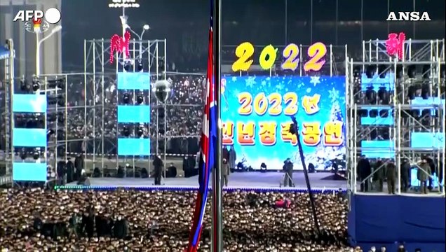 Corea Nord, grande folla in piazza a Pyongyang per il Capodanno