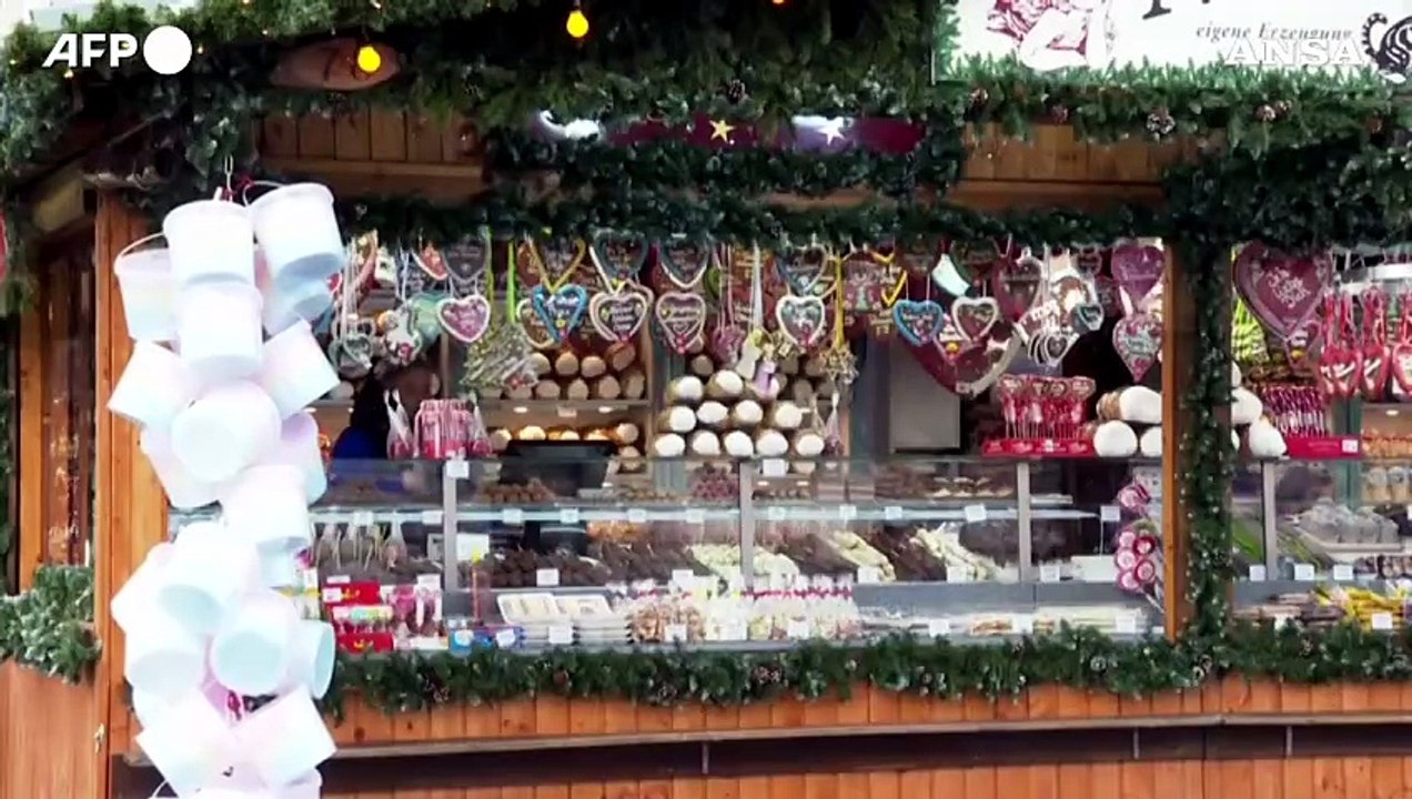 Covid ,a Vienna riaprono i mercatini di Natale