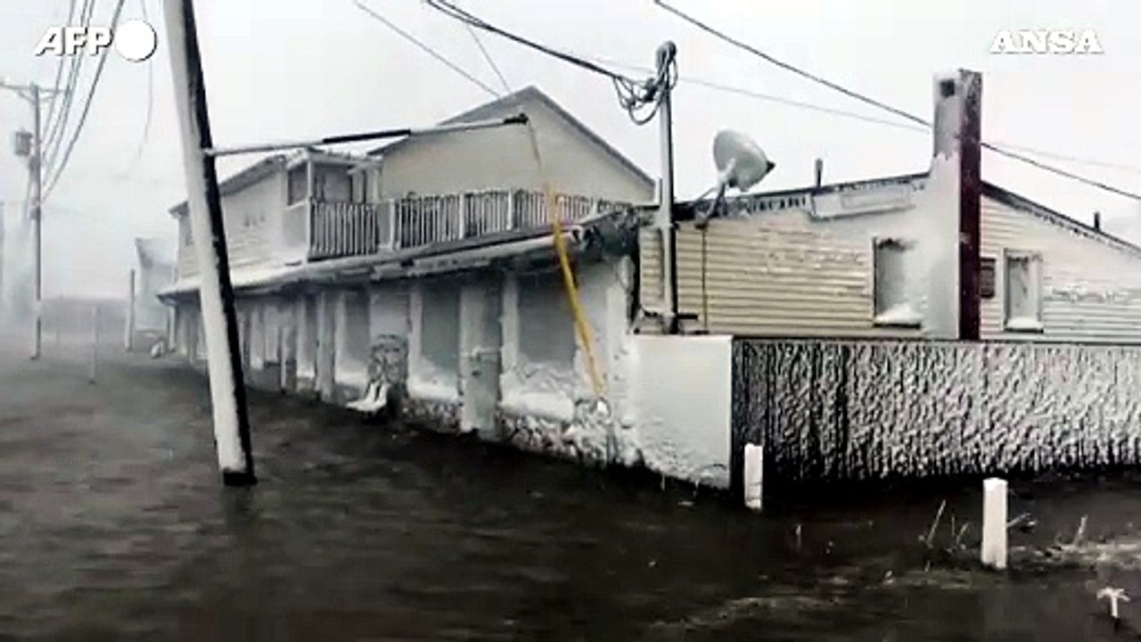 Stati Uniti, una violenta tempesta di neve si e' abbattuta nel Massachusetts