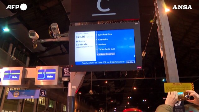 Il viaggio del treno ad alta velocita' sulla linea Milano-Parigi