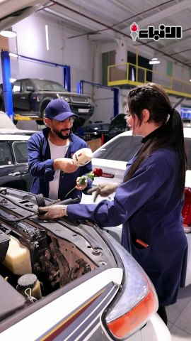 فتاة اقتحمت عالم ميكانيكا السيارات