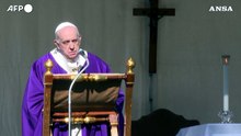 Papa: "Migranti non sono 'altri' da noi, la mia famiglia e' emigrata"