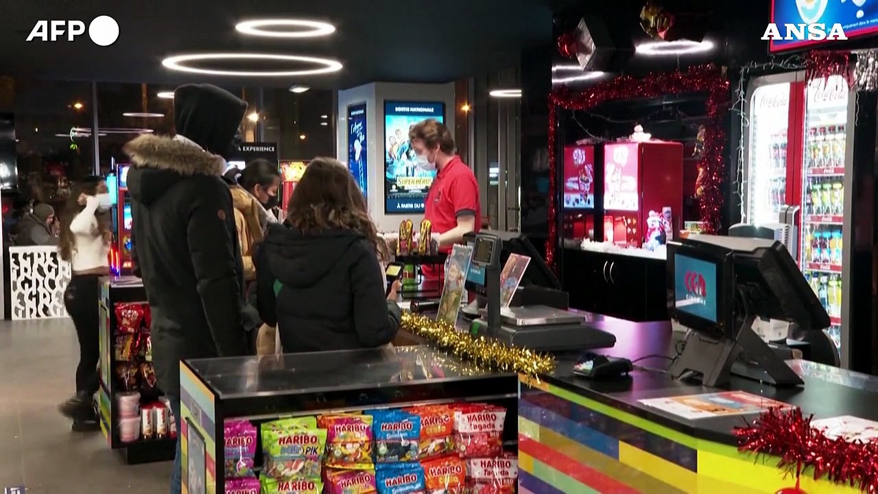 Francia, vietato il consumo di cibo e bevande nei cinema per tre settimane
