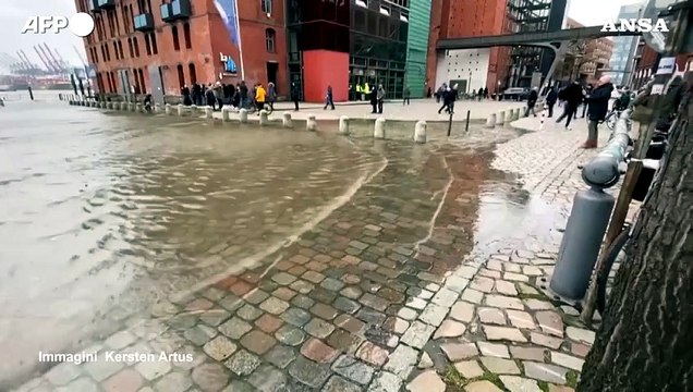 La tempesta Malik si abbatte sulla Germania, disagi ad Amburgo