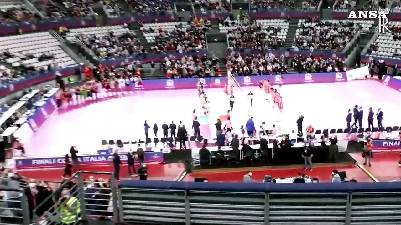 Mattarella a finale Coppa Italia pallavolo femminile, per lui un lungo applauso