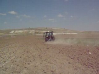 John Deree 5725&New Holland TL 100 A